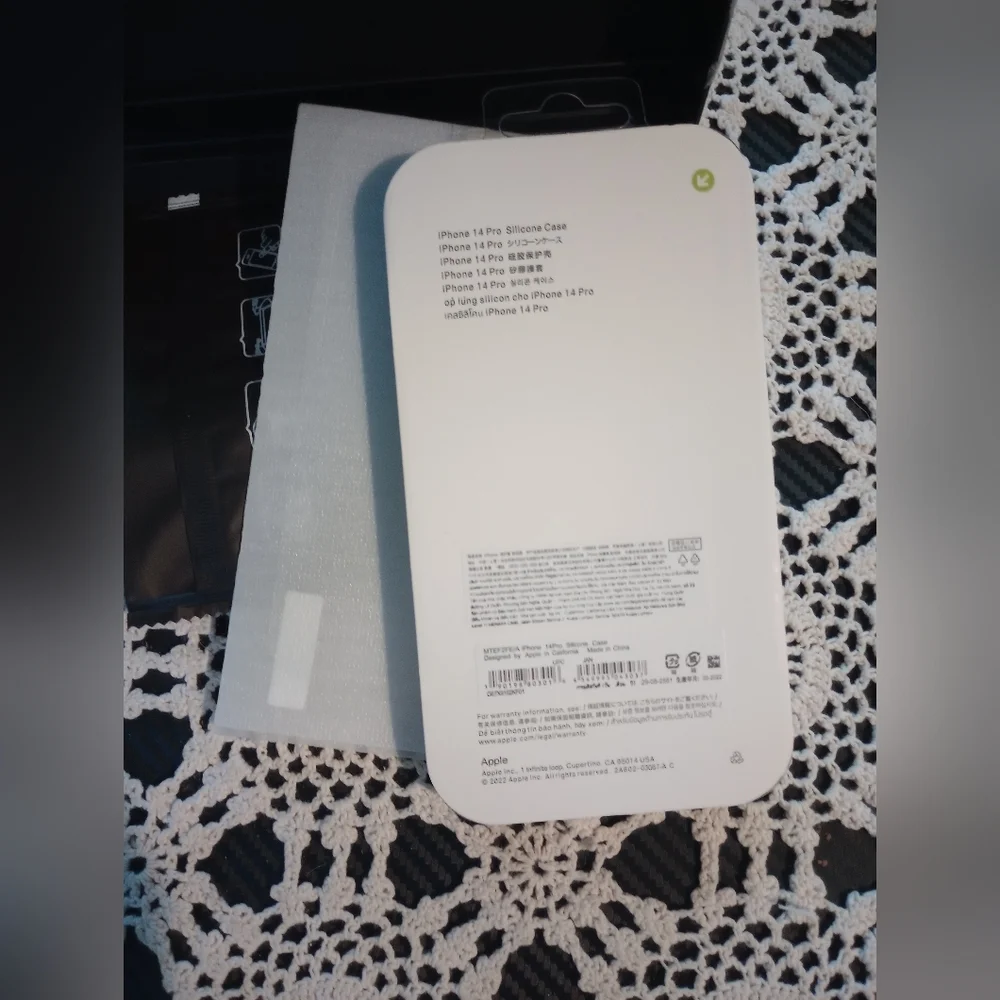 NWT 13Peas iPhone 14 Pro Case Antique White Silicone